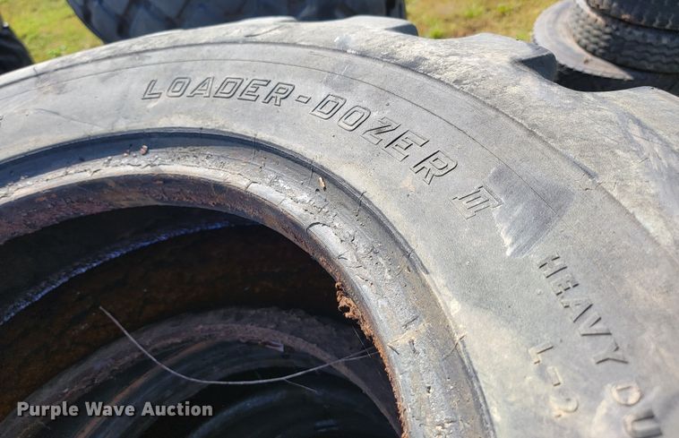 image for item KS9165 (6) 17.5-25 tires
