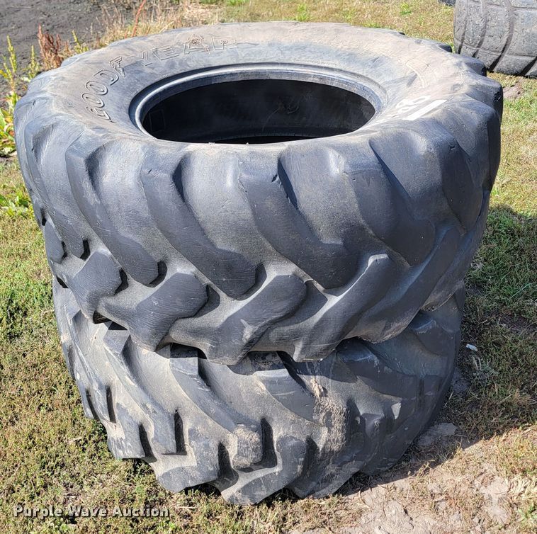 image for item KS9168 (2) 19.5L-24 tires