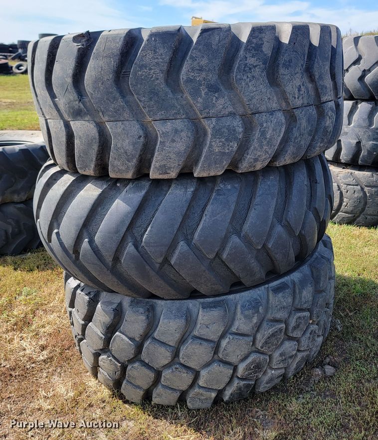 image for item KS9169 (3) 23.5-25 tires