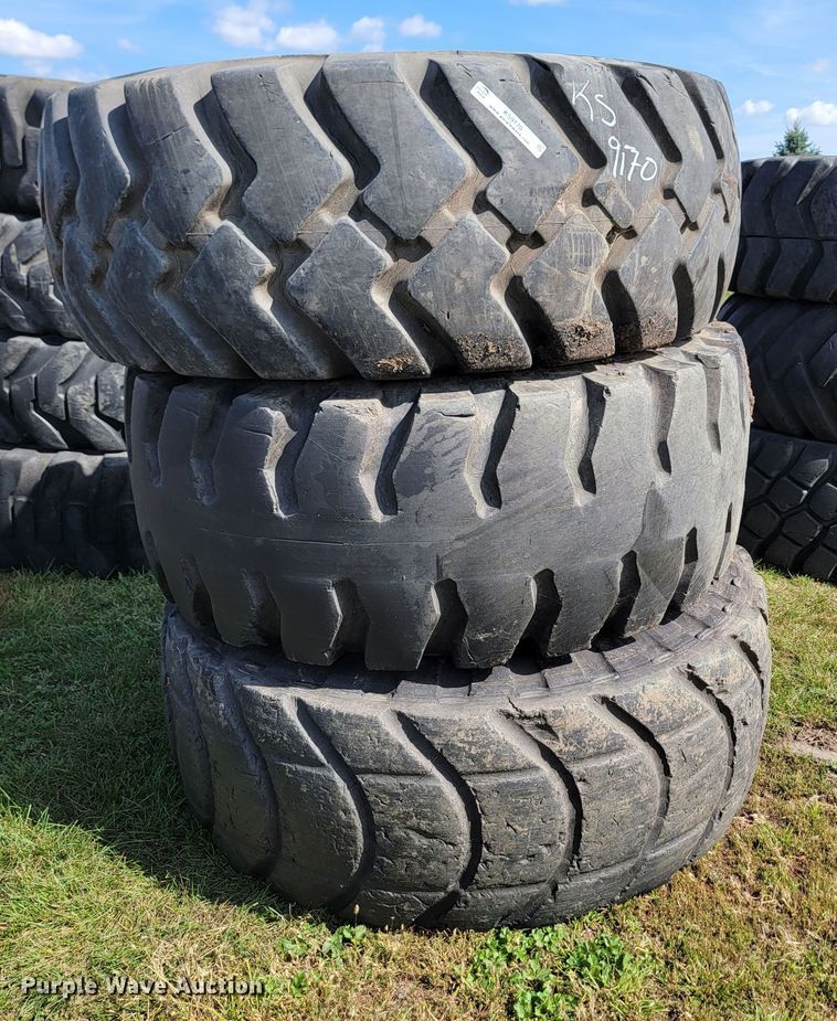 image for item KS9169 (3) 23.5-25 tires