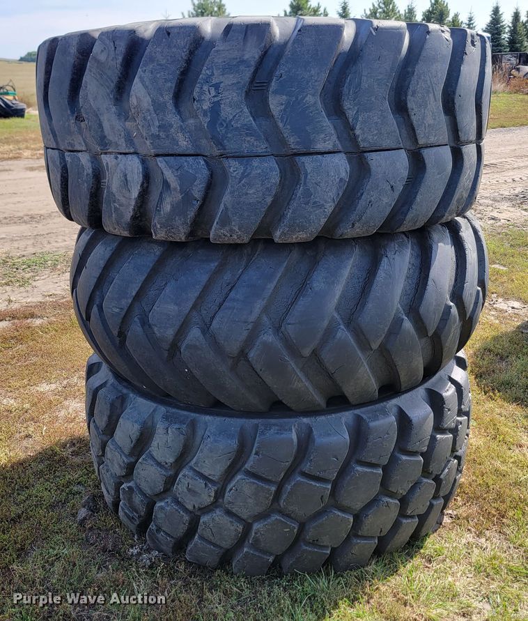 image for item KS9169 (3) 23.5-25 tires