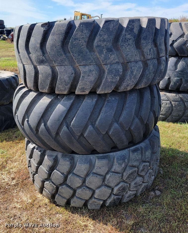 image for item KS9169 (3) 23.5-25 tires