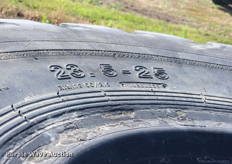 image for item KS9169 (3) 23.5-25 tires