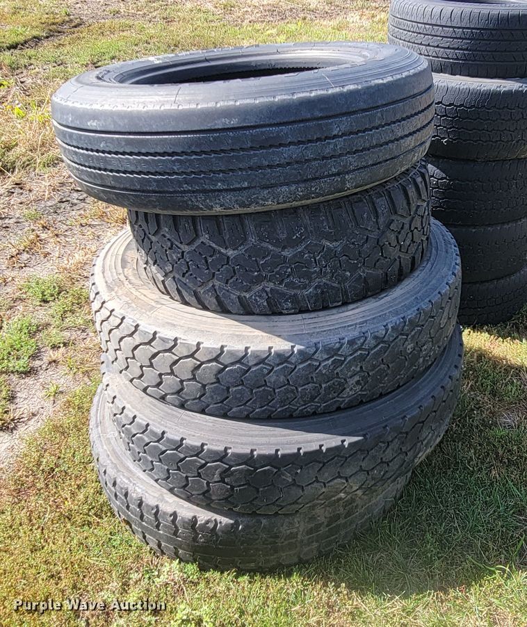 image for item KS9173 (22) tires