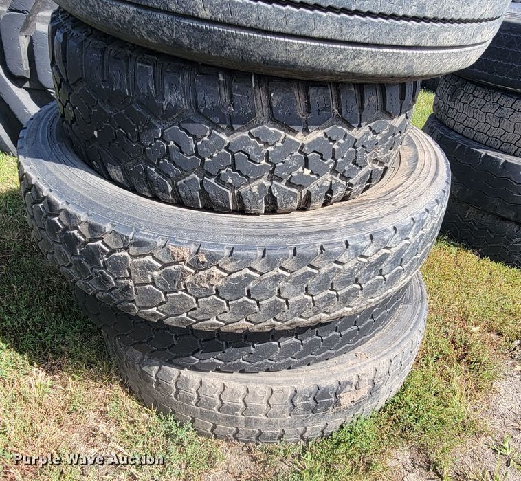 image for item KS9173 (22) tires