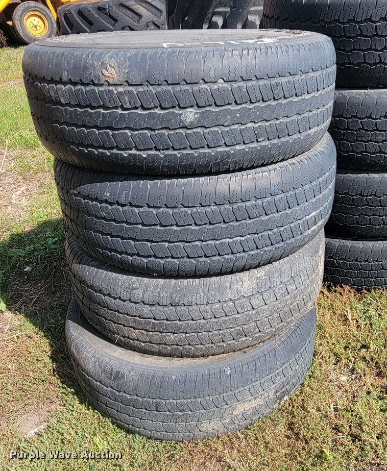 image for item KS9173 (22) tires
