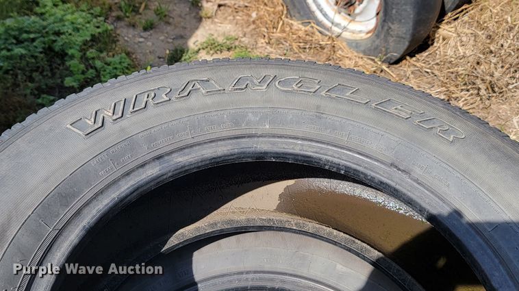image for item KS9173 (22) tires