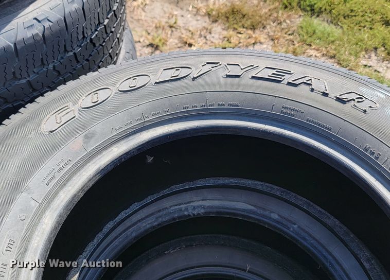 image for item KS9173 (22) tires