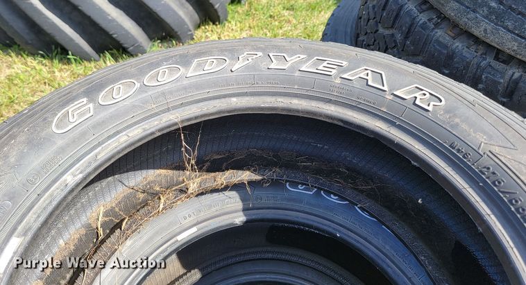 image for item KS9173 (22) tires