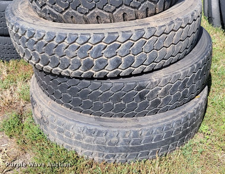 image for item KS9173 (22) tires