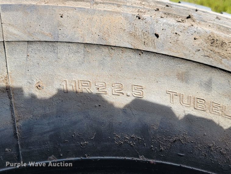 image for item KS9173 (22) tires