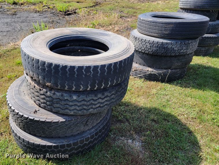 image for item KS9173 (22) tires