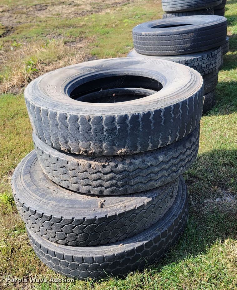 image for item KS9173 (22) tires
