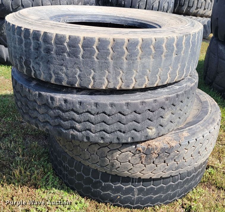 image for item KS9173 (22) tires