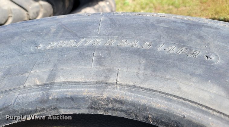 image for item KS9173 (22) tires