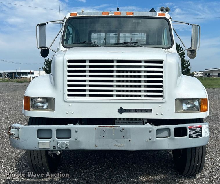 image for item KW9097 2001 International 4700  reel truck