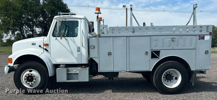 image for item KW9097 2001 International 4700  reel truck
