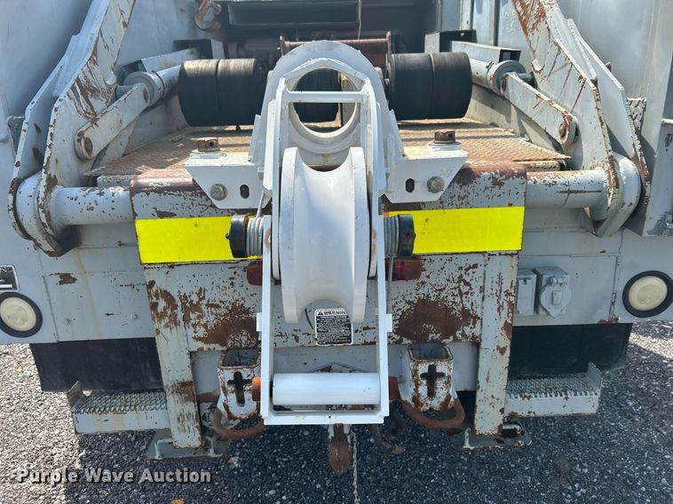 image for item KW9097 2001 International 4700  reel truck