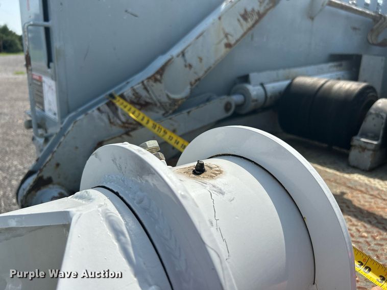 image for item KW9097 2001 International 4700  reel truck