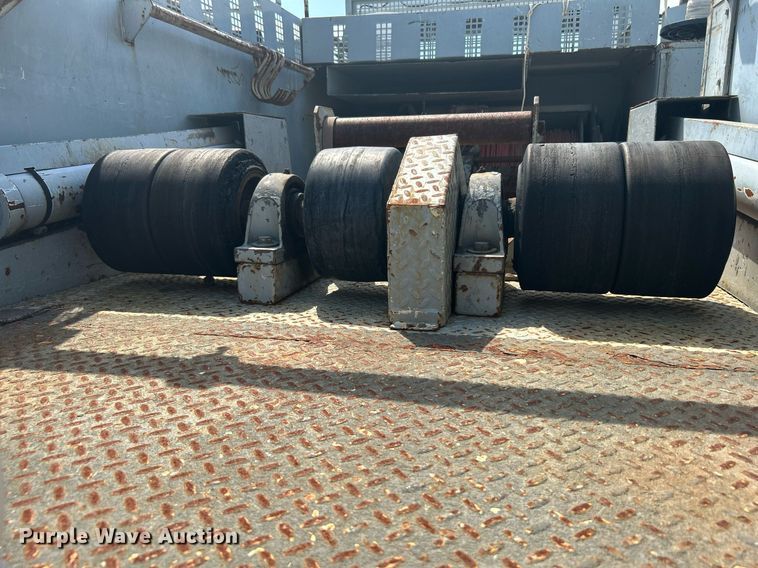 image for item KW9097 2001 International 4700  reel truck