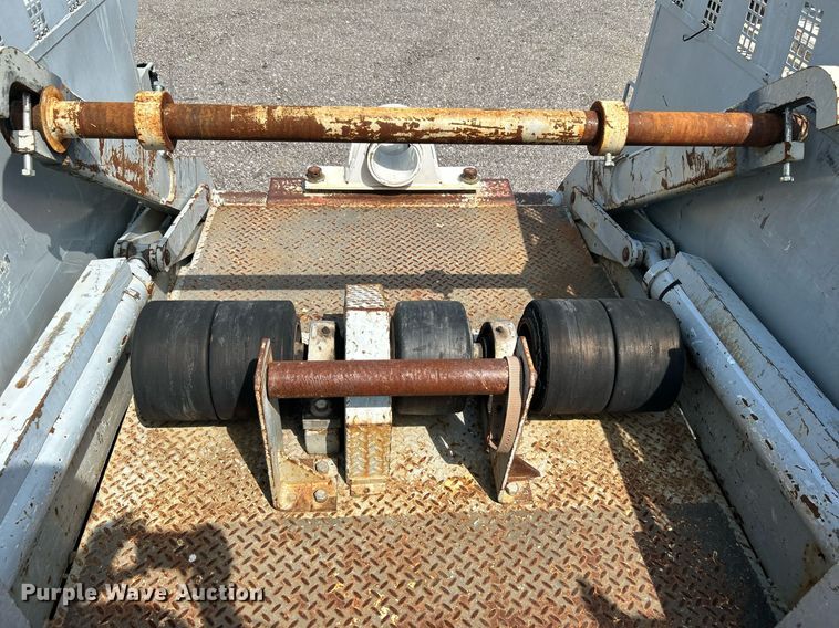 image for item KW9097 2001 International 4700  reel truck