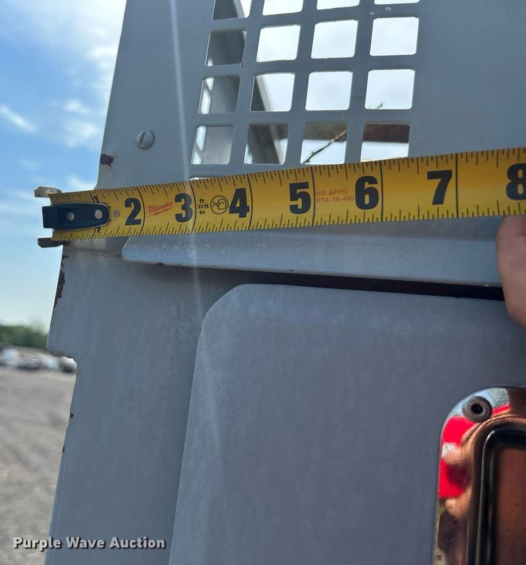 image for item KW9097 2001 International 4700  reel truck