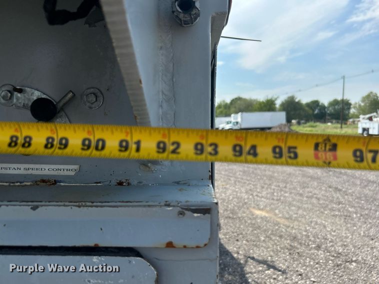 image for item KW9097 2001 International 4700  reel truck