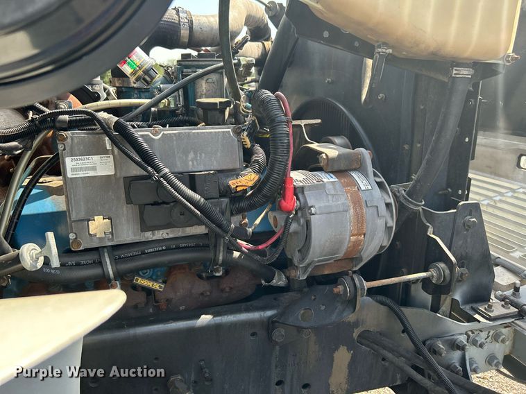 image for item KW9097 2001 International 4700  reel truck