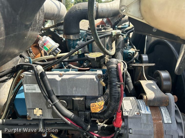 image for item KW9097 2001 International 4700  reel truck