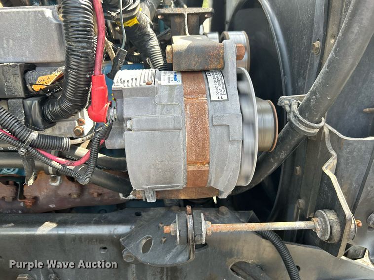 image for item KW9097 2001 International 4700  reel truck