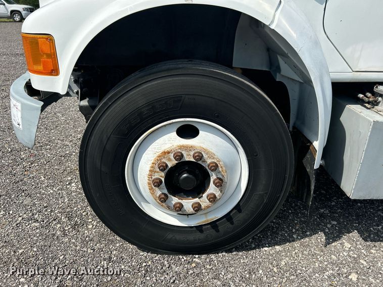 image for item KW9097 2001 International 4700  reel truck