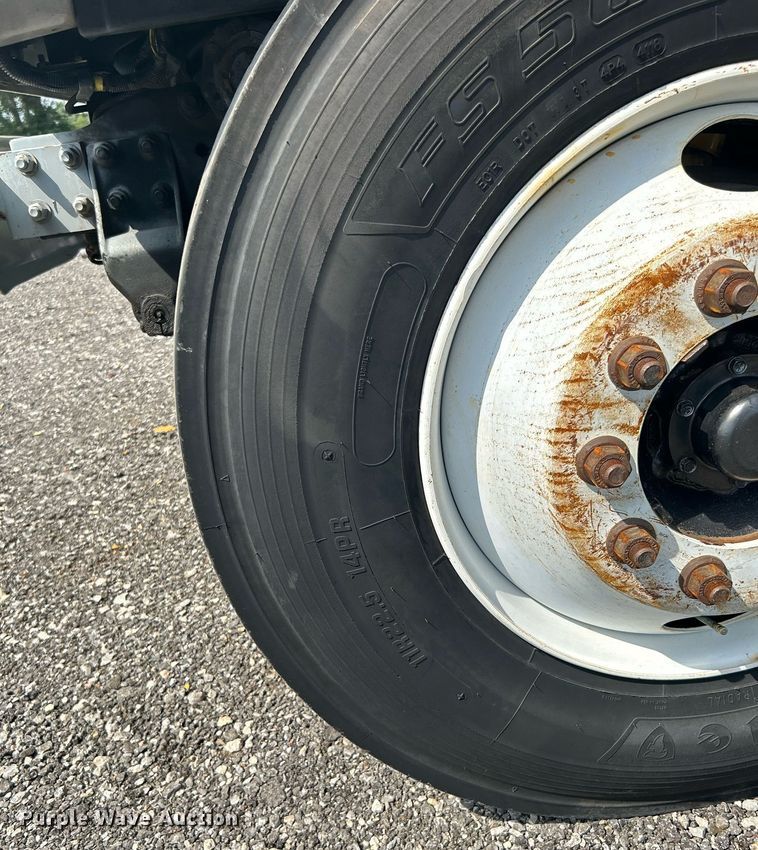 image for item KW9097 2001 International 4700  reel truck