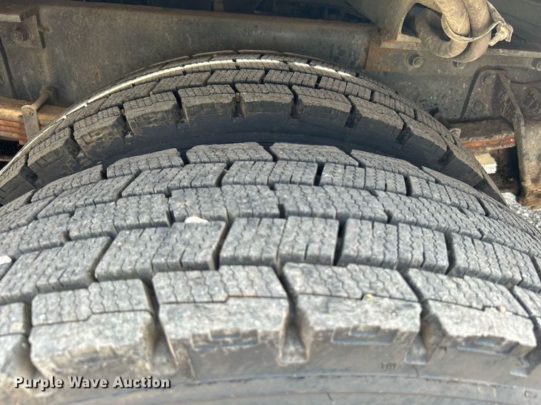 image for item KW9097 2001 International 4700  reel truck