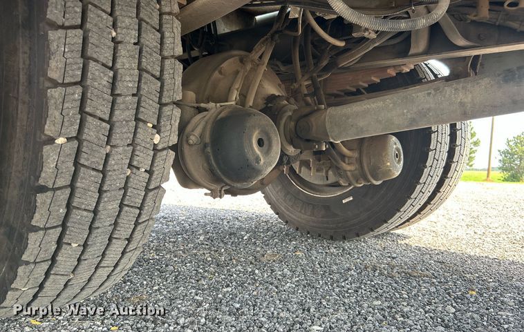 image for item KW9097 2001 International 4700  reel truck