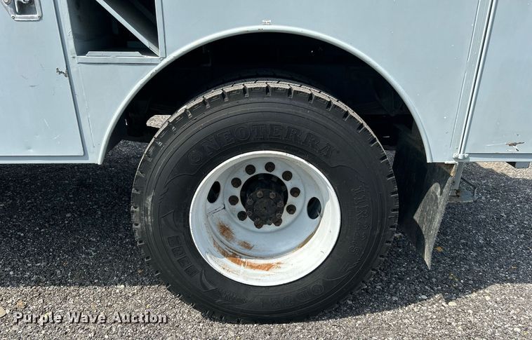 image for item KW9097 2001 International 4700  reel truck