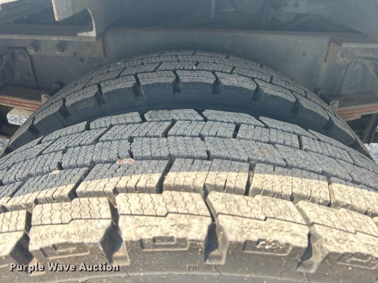 image for item KW9097 2001 International 4700  reel truck