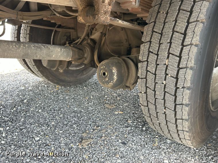 image for item KW9097 2001 International 4700  reel truck