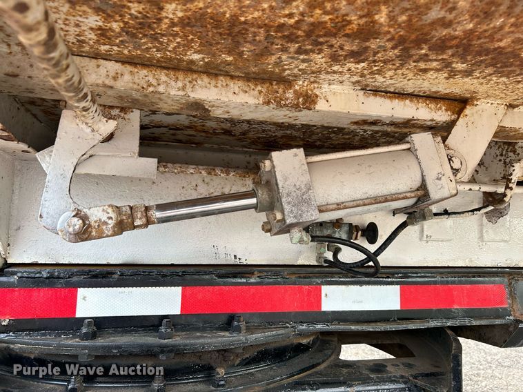 image for item KW9133 1998 Industrial Welding & Supply  end dump pup trailer