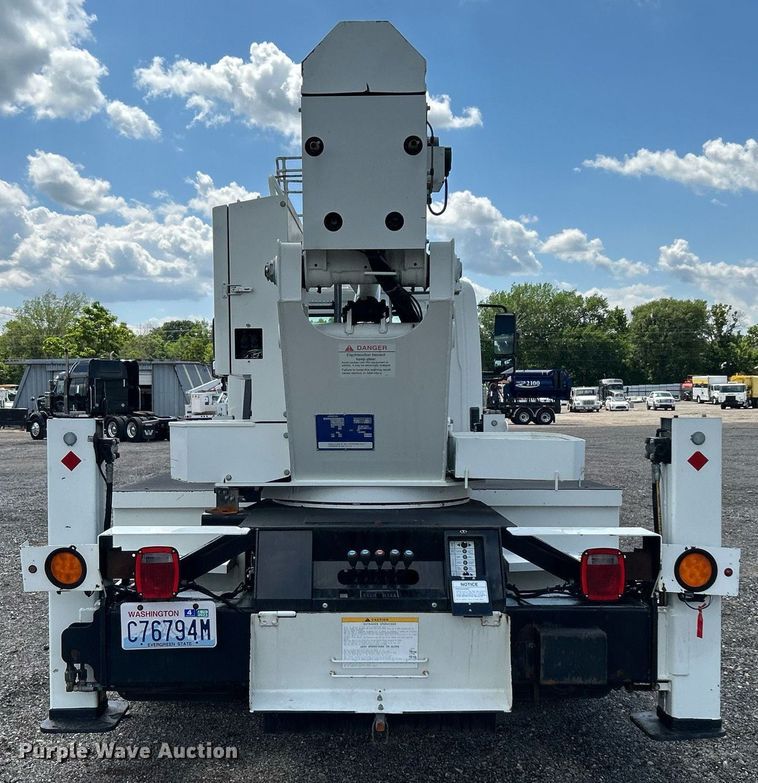 image for item KW9224 2010 Hino 238  bucket truck