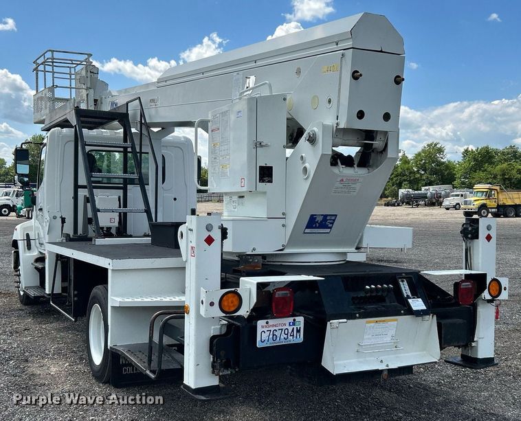 image for item KW9224 2010 Hino 238  bucket truck