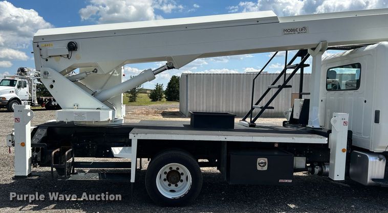 image for item KW9224 2010 Hino 238  bucket truck