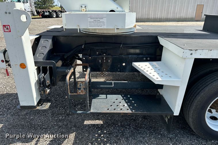 image for item KW9224 2010 Hino 238  bucket truck