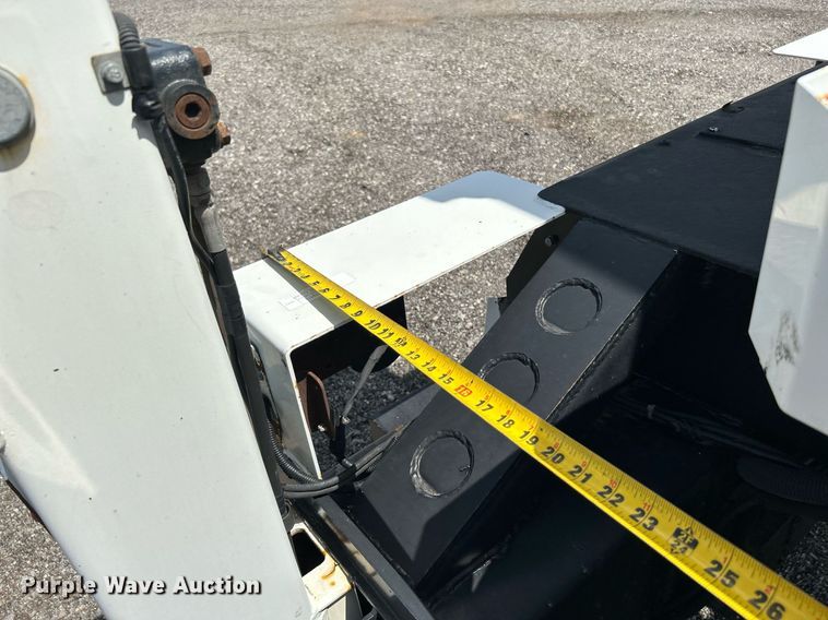 image for item KW9224 2010 Hino 238  bucket truck