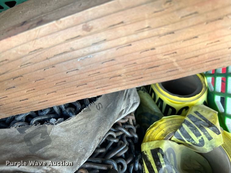 image for item KW9224 2010 Hino 238  bucket truck