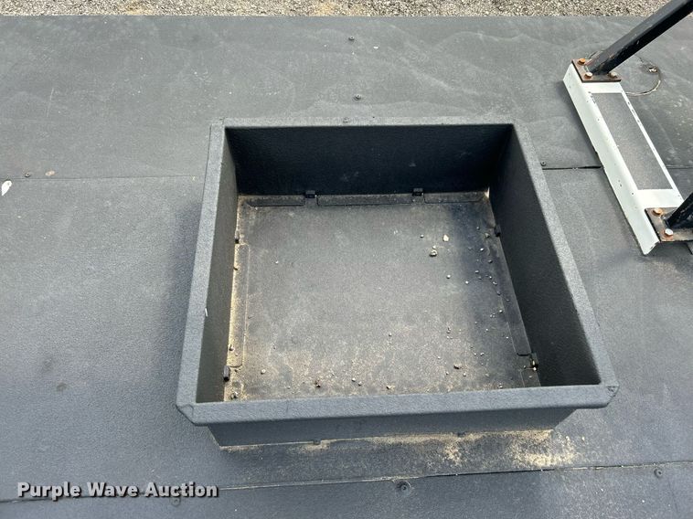 image for item KW9224 2010 Hino 238  bucket truck