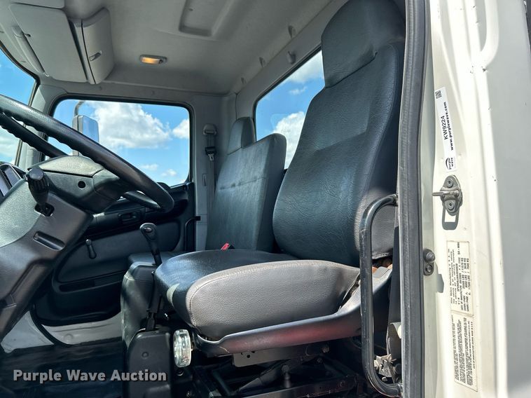 image for item KW9224 2010 Hino 238  bucket truck