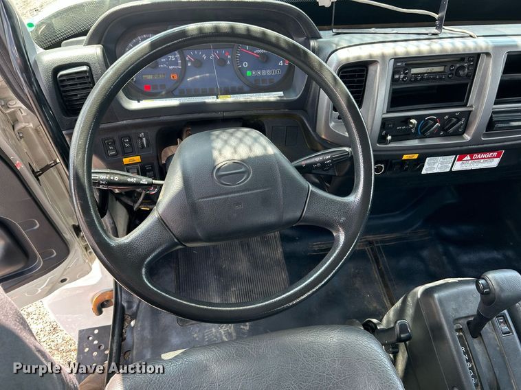 image for item KW9224 2010 Hino 238  bucket truck