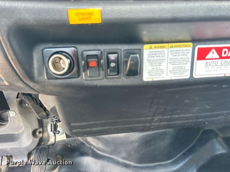 image for item KW9224 2010 Hino 238  bucket truck