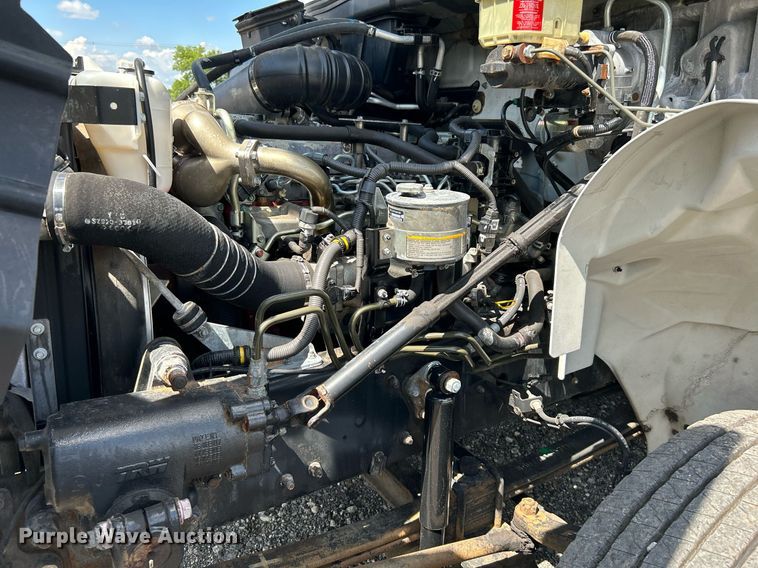 image for item KW9224 2010 Hino 238  bucket truck