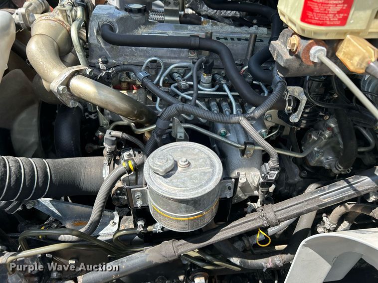 image for item KW9224 2010 Hino 238  bucket truck